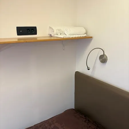 Fedrig For 10 אכסניה *